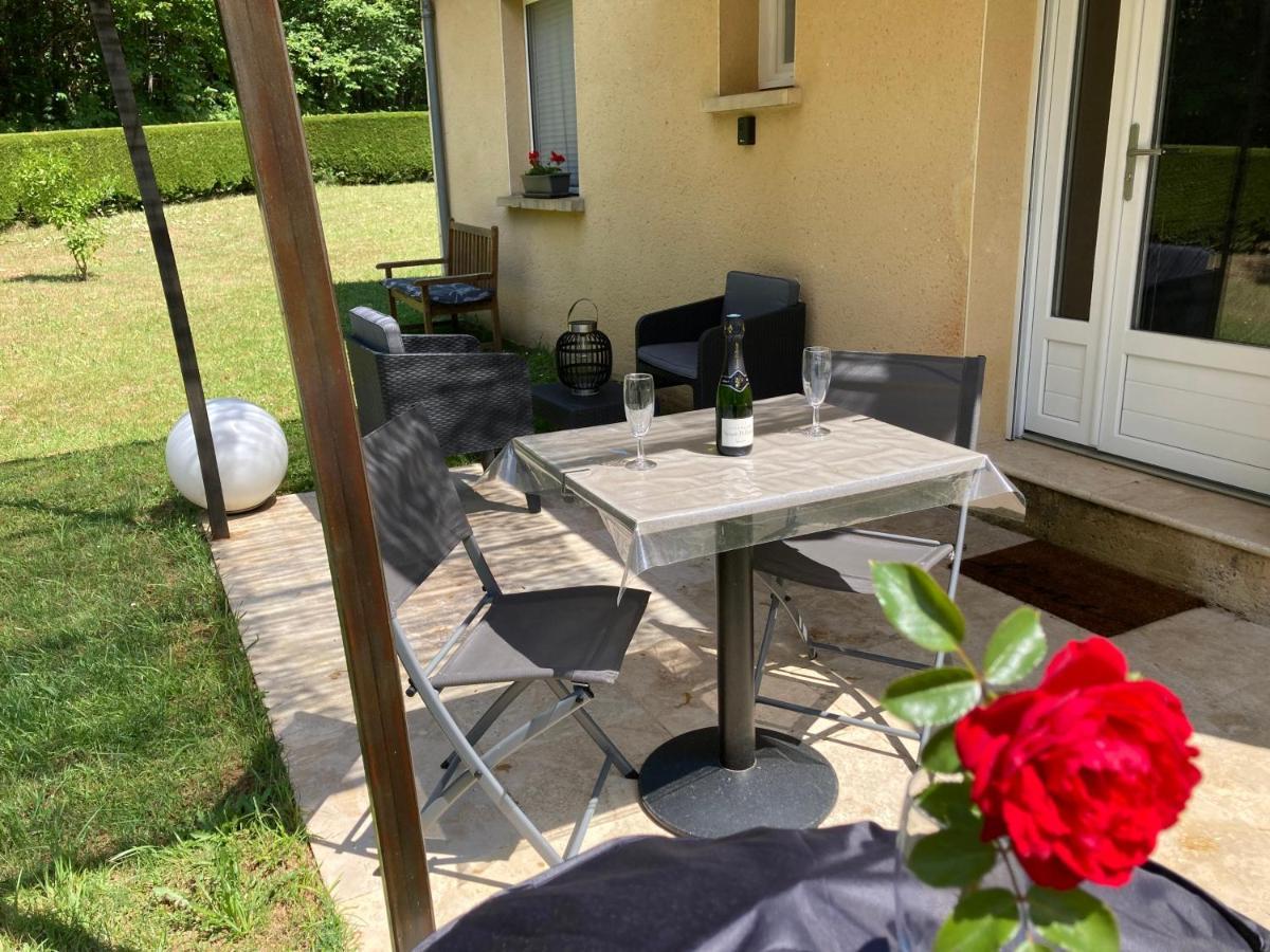 Gite Des Combes Blanches Avec Piscine Frayssinet-le-Gélat 外观 照片